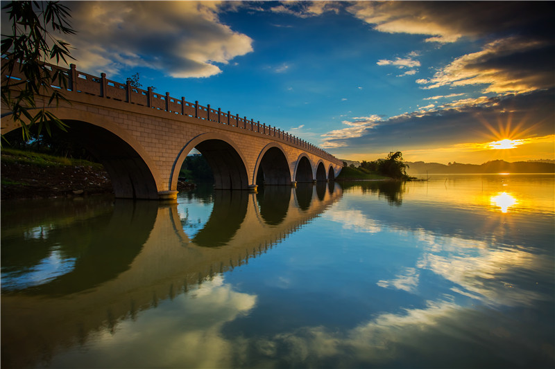 環(huán)江濱水大道七孔橋